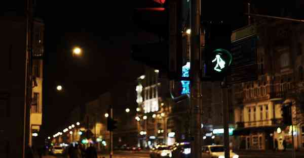 AI绘画为男子发声（AI绘画软件哪个好用）