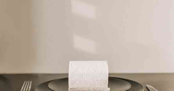 人工智能机器人和人谈恋爱