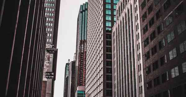 AI绘画为男子发声（AI绘画软件哪个好用）