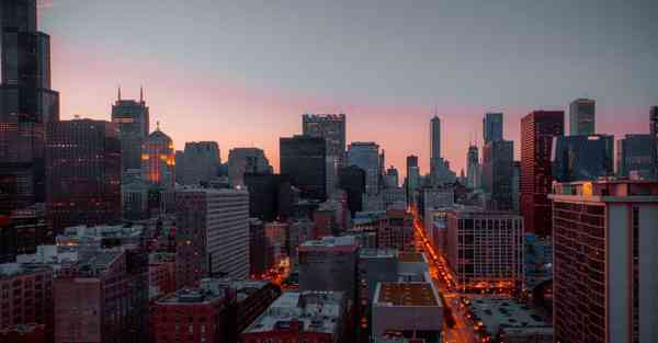 人工智能机器人和人谈恋爱