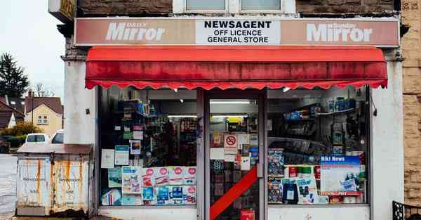 人工智能机器人和人谈恋爱