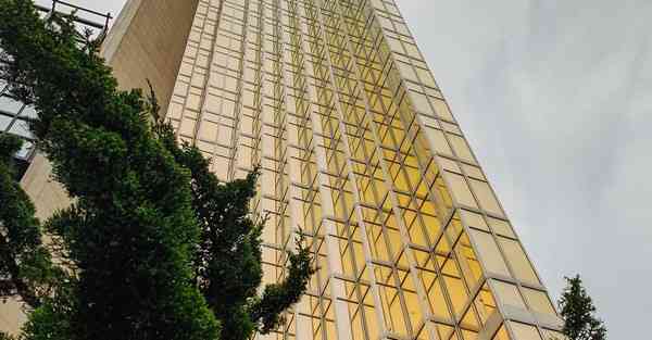 AI绘画不能看手指（AI绘画软件哪个好用）