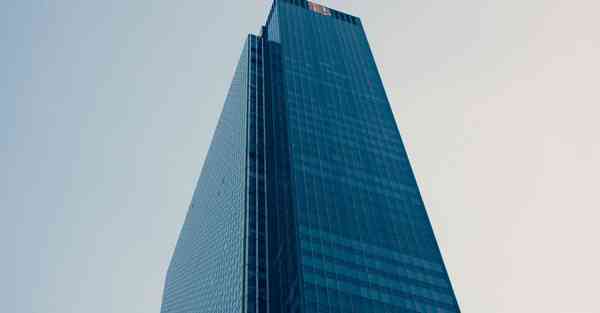 人工智能机器人和人谈恋爱