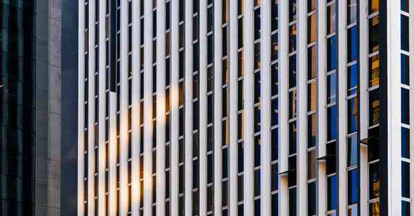 有一个智能机器人她能知，会烧饭