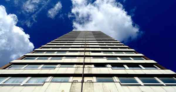 AI绘画为男子发声（AI绘画软件哪个好用）