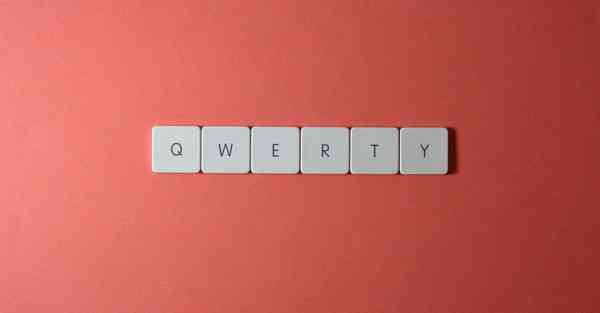 人工智能机器人和人谈恋爱