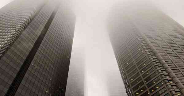 人工智能机器人和人谈恋爱