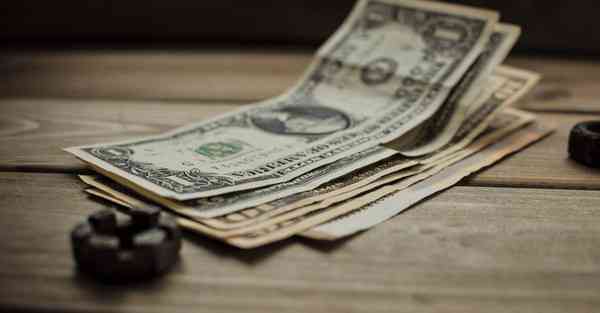 AI技术对于服装行业的影响