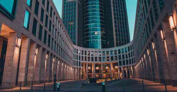 智能大数据设置：提升行业效率与创新驱动力