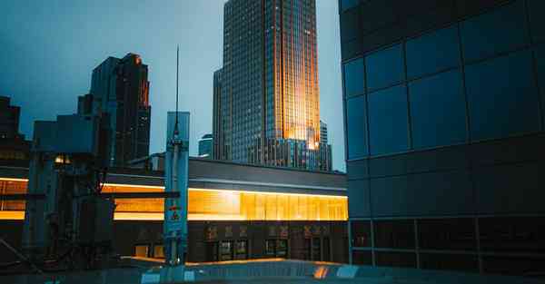 AI绘画为男子发声（AI绘画软件哪个好用）