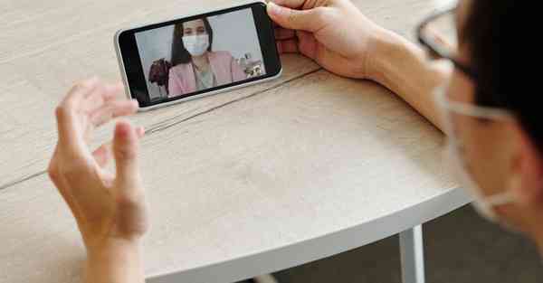 AI绘画为男子发声（AI绘画软件哪个好用）