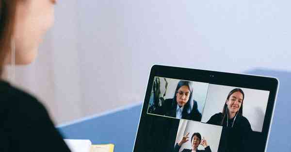 AI绘画不能看手指（AI绘画软件哪个好用）