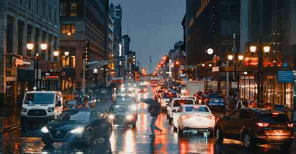 能换手机的智能机器人