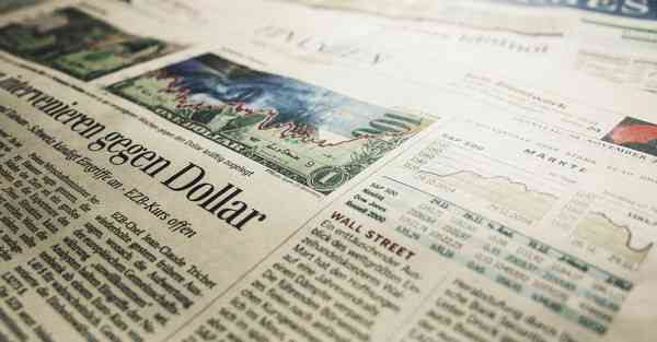 人工智能机器人和人谈恋爱