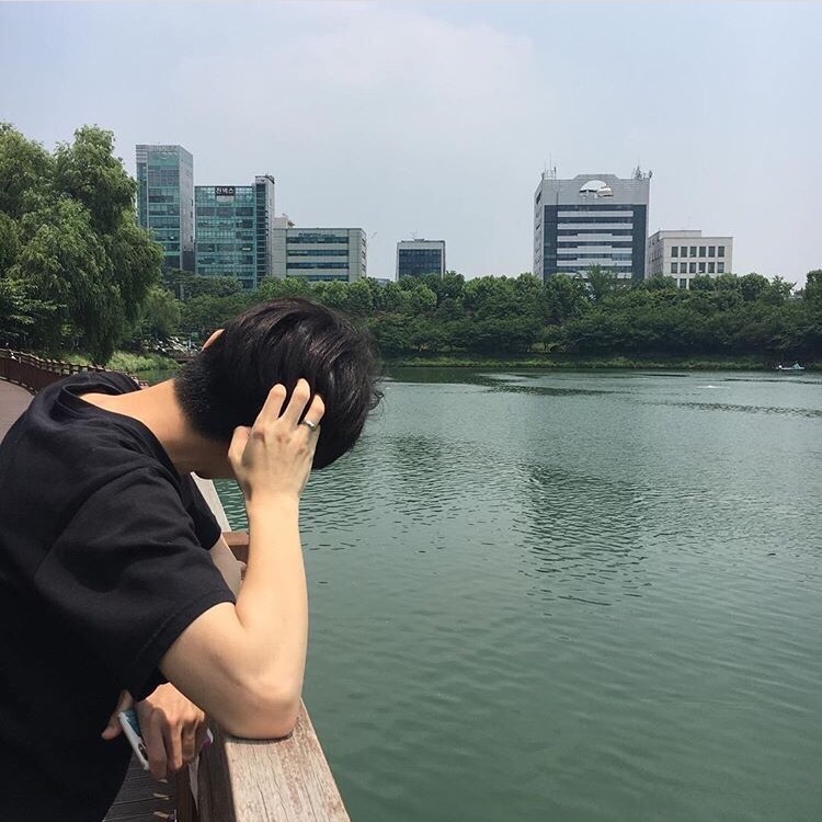 宗坚烁淑