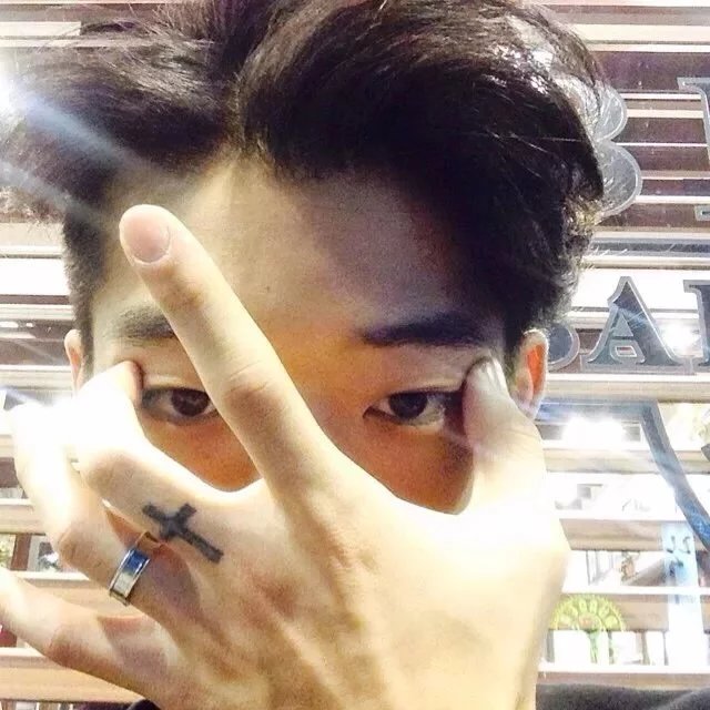 阮萱绿艳
