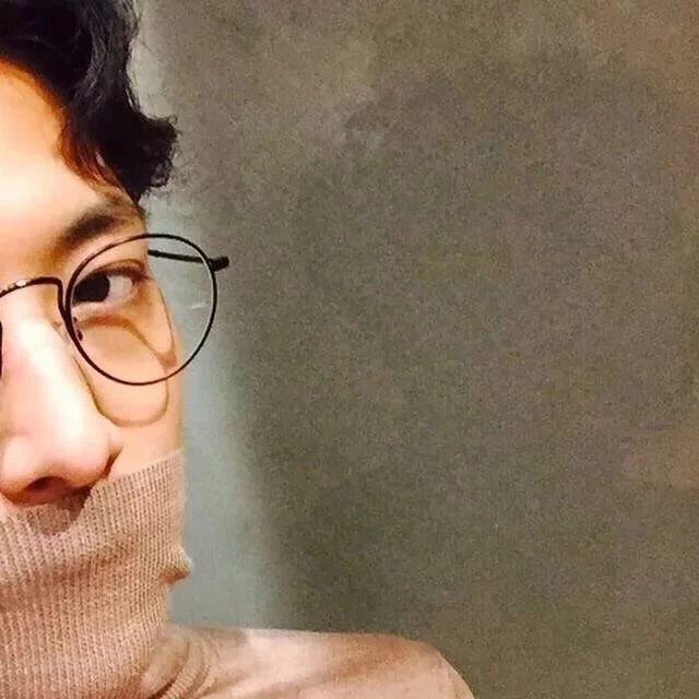 皇甫中莺凝